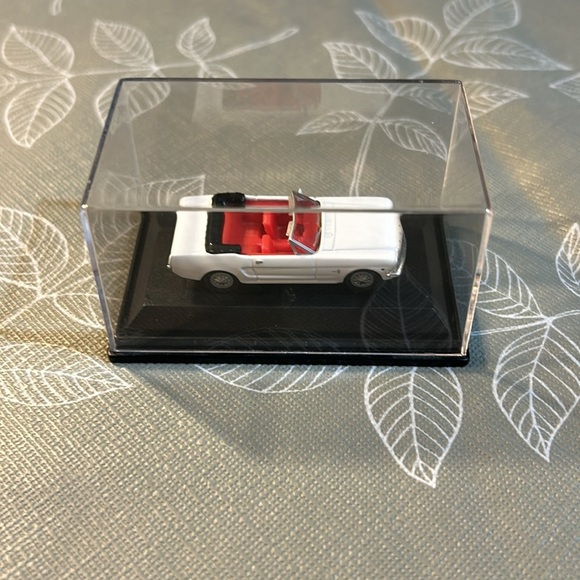 Model Power Minis. 1964 1/2 Ford Mustang. - Picture 4 of 5